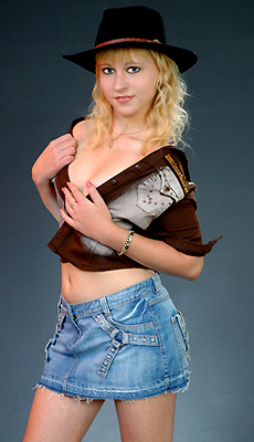 Single girl Olesya 23 years old