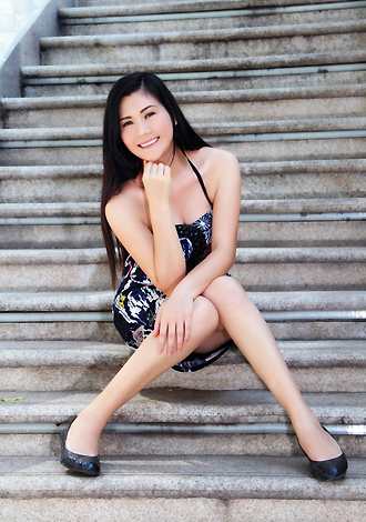 Single girl RenYu 38 years old