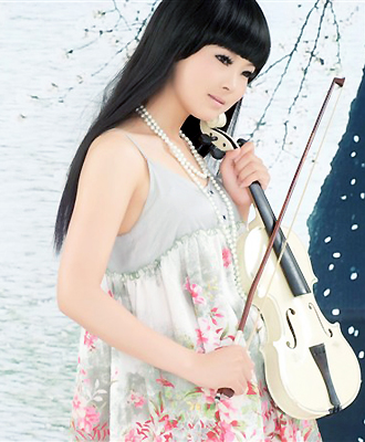 Asian bride Wei from Guilin