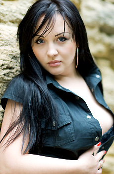 Single bride Marina, Black hair.
