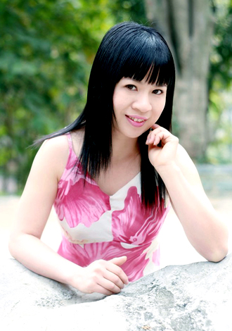 Asian bride Qin from Nanning
