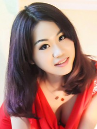 Asian single woman Qianwen (Linda) from Zhanjiang, China