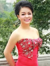 Asian single woman Xueqin from Nanning, China