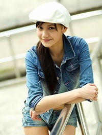 Asian single woman MengXin from Xiangfan