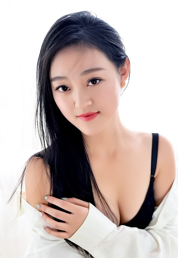 Single girl Yujin (Jodie) 24 years old
