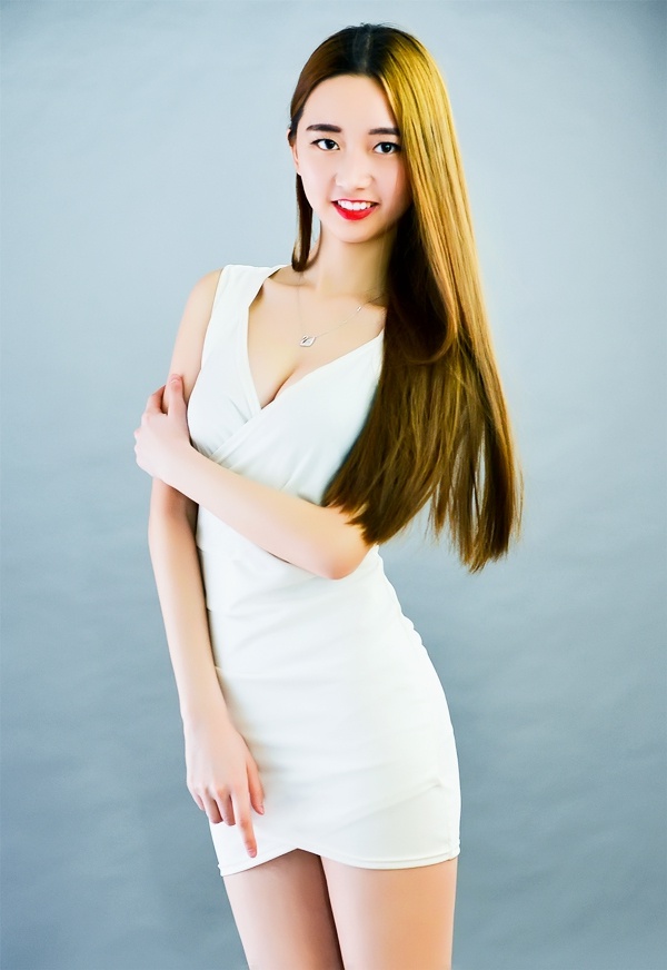Single girl Shurui (Amy) 23 years old