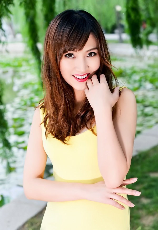 Asian bride Lily from Fushun