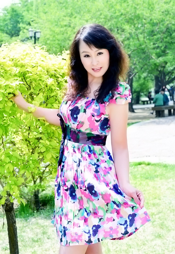 Single girl Xiujun (Nellie) 54 years old