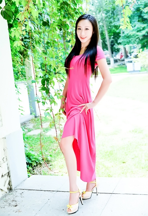 Single girl Lucy 37 years old