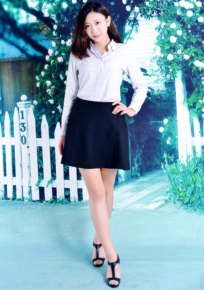 Single girl WeiJiao (Daisy) 24 years old