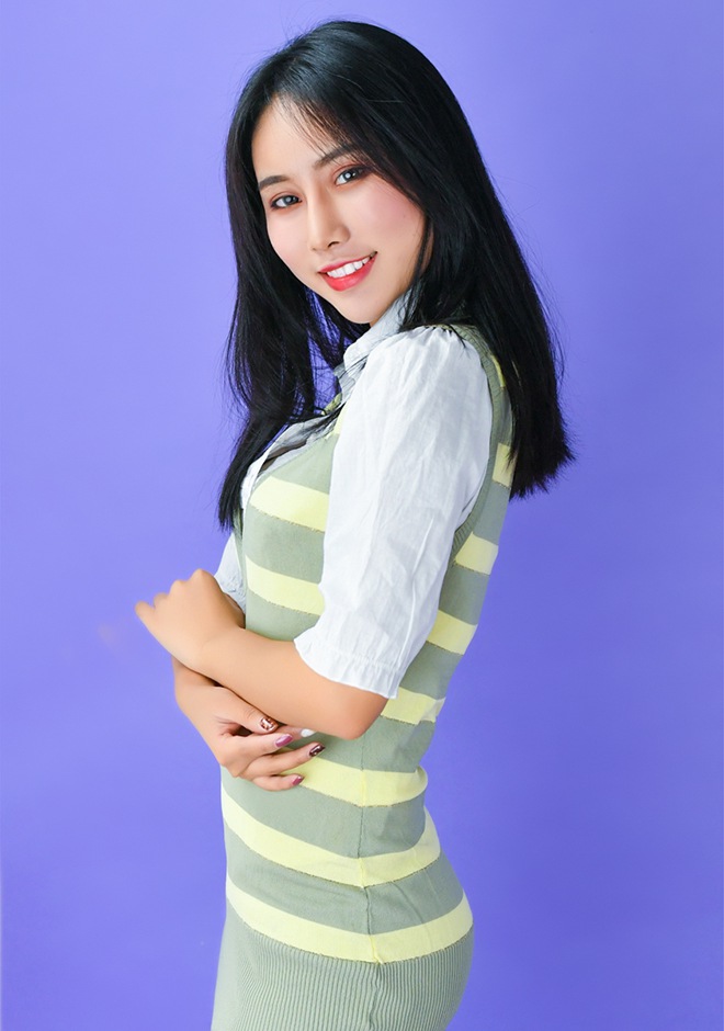 Asian bride Jiaxin (Alice) from Panxi