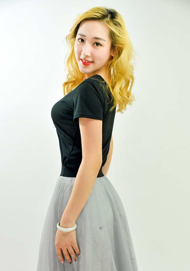 Single girl Xinzhu (Linda) 20 years old