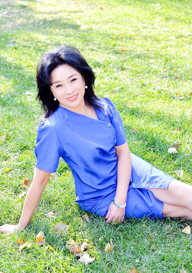 Single girl Yujuan (Juan) 58 years old