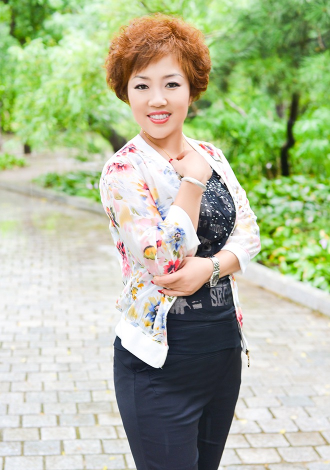 Single girl Jinwei 40 years old