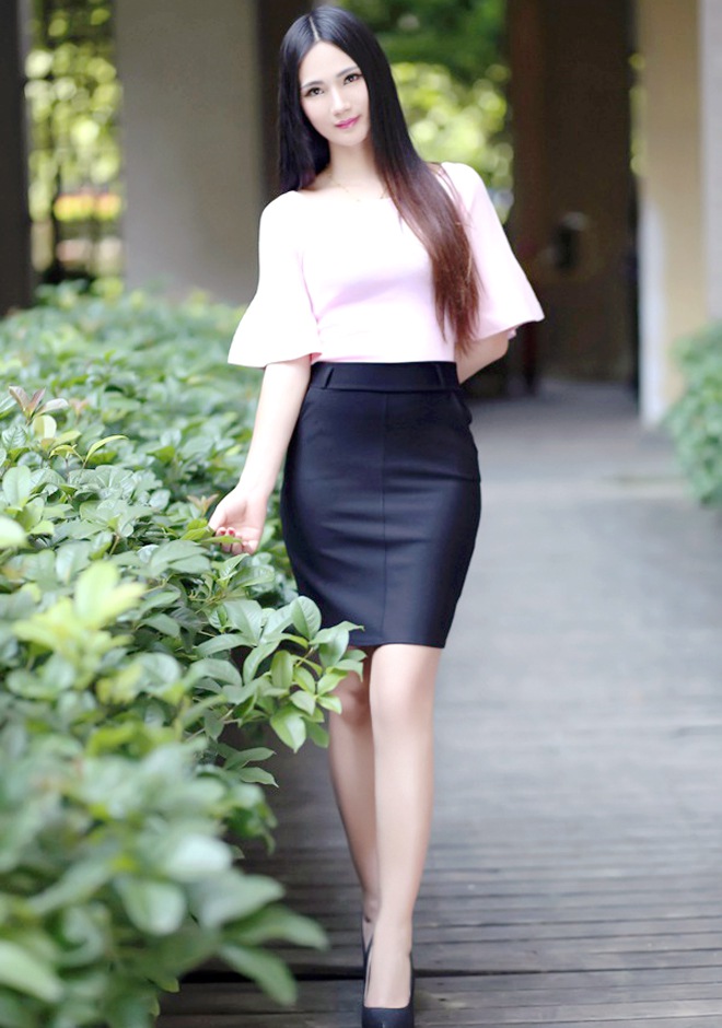 Asian bride Zhen from Changsha