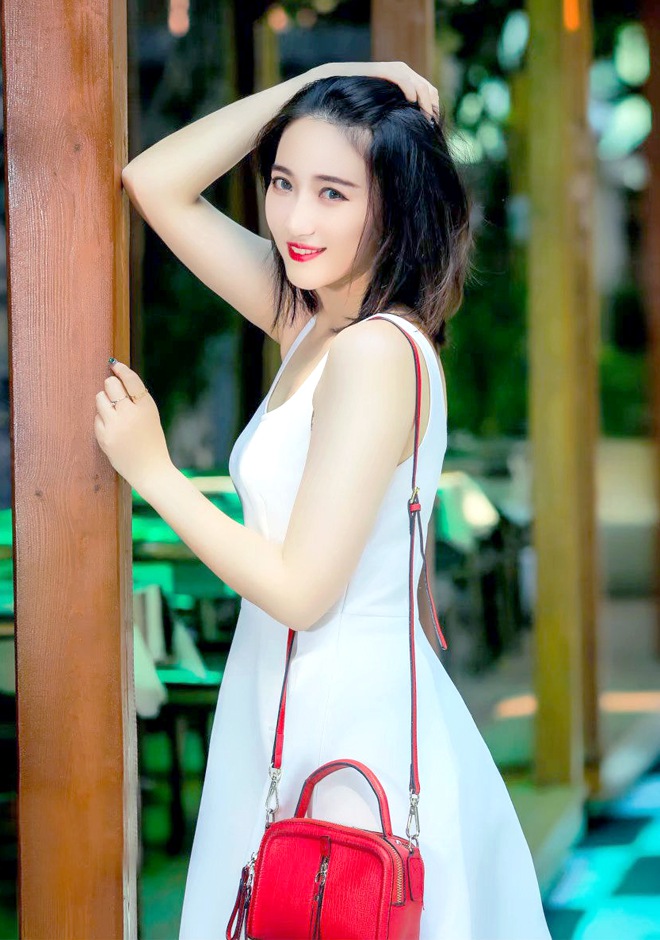 Single girl Ying 27 years old