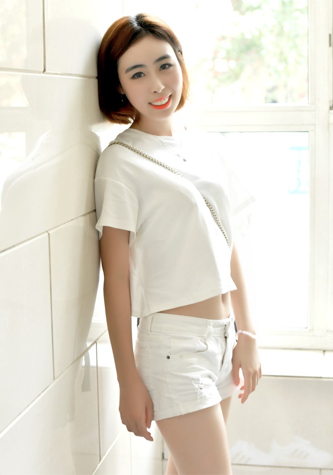 Single girl Sainan 19 years old