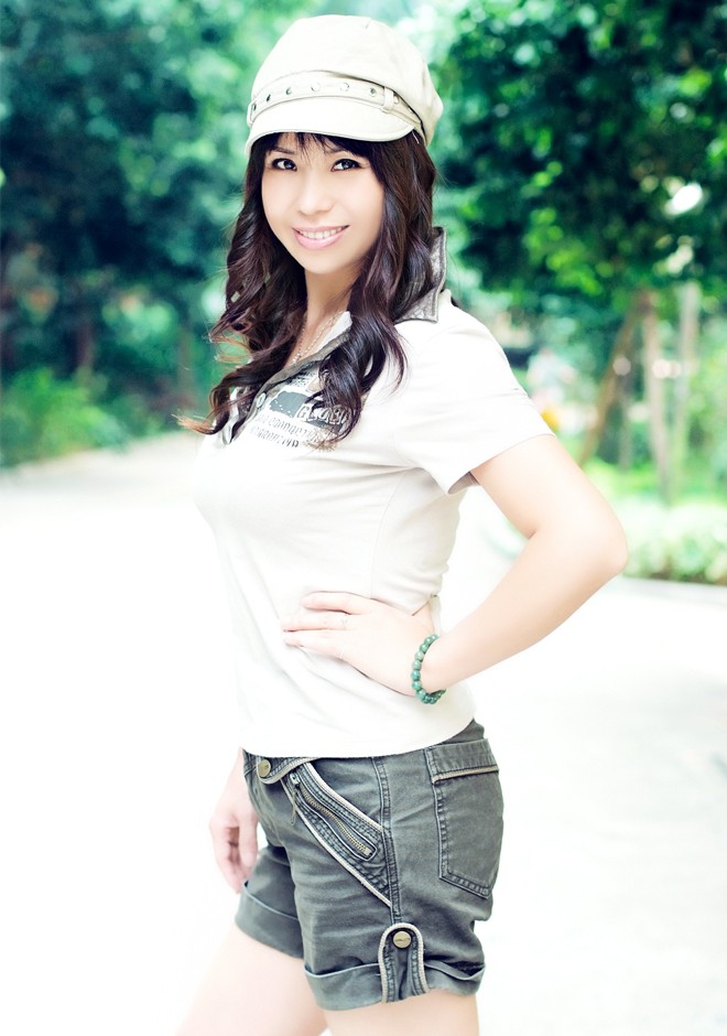 Single girl Ying 46 years old