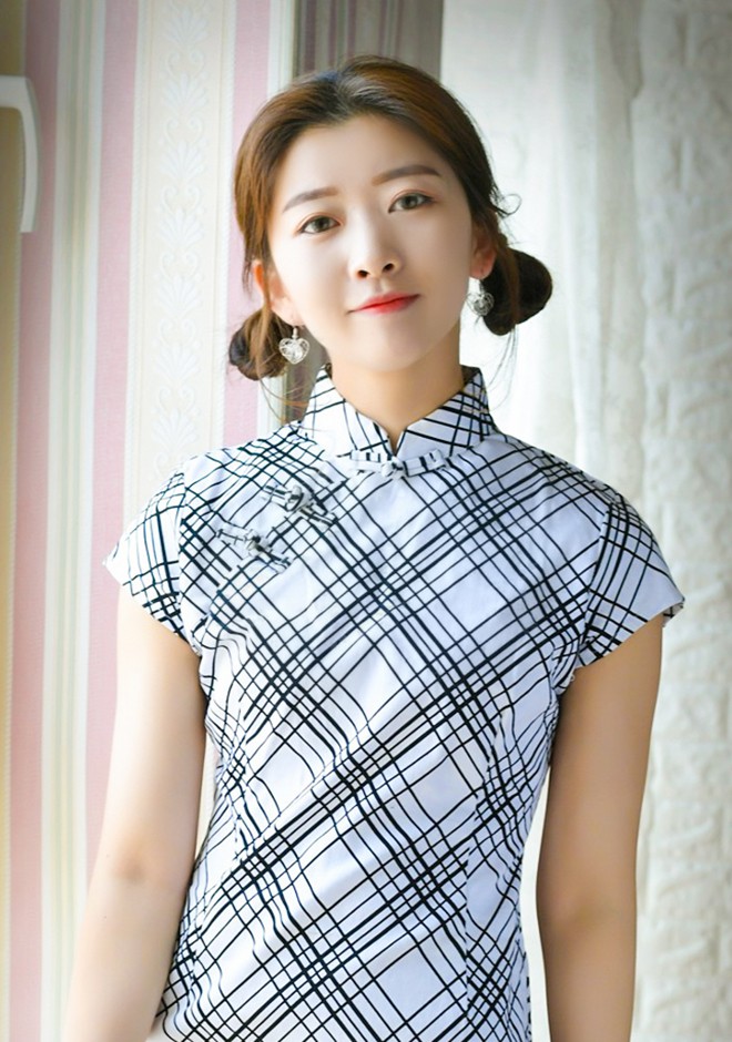 Single girl Wenyan 22 years old