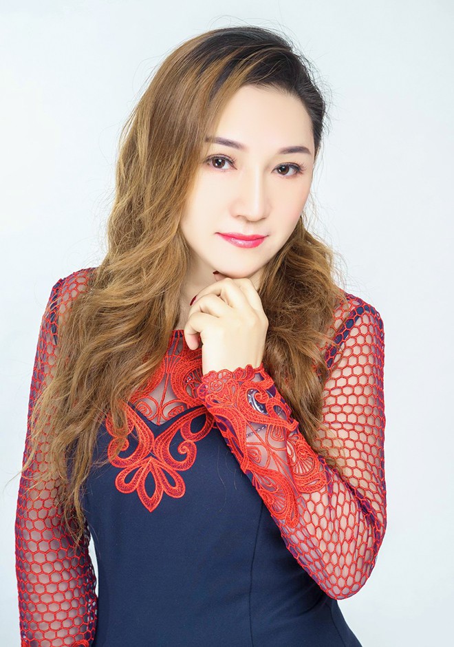 Asian bride Shixiu from Zhuhai