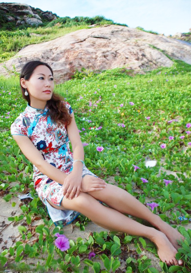Single girl Ling 42 years old