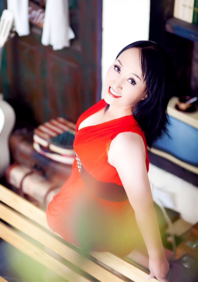 Single girl Yuping 57 years old