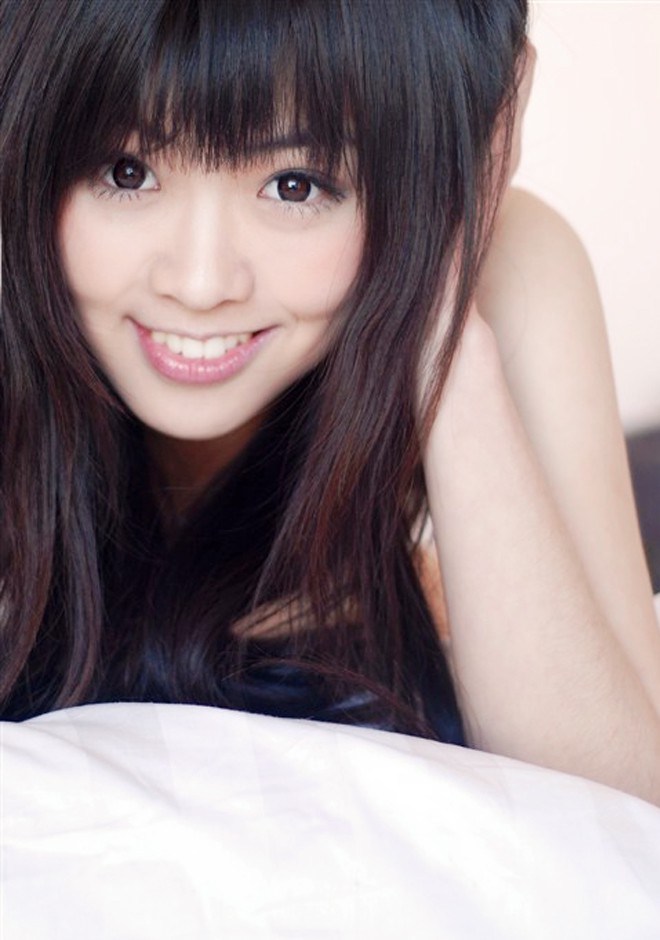 Asian bride Jiayin from Shenyang