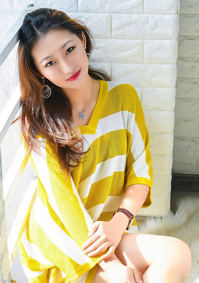Single girl Jiaqi (Cindy) 21 years old