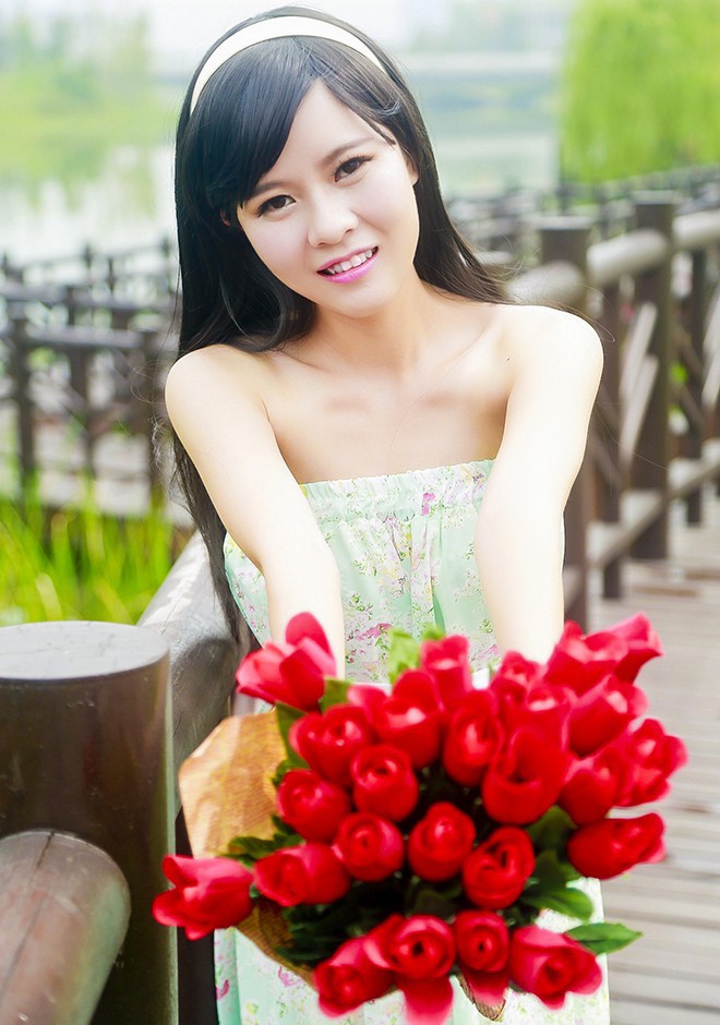 Single girl Qun (Lily) 27 years old