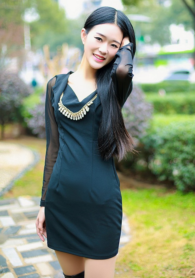 Single girl Huiyuan 24 years old