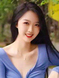 Asian Bride Yuhong from Chongqing