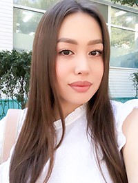 Asian single woman Alina from Almaty