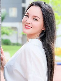 Asian single woman Hui from Nanning