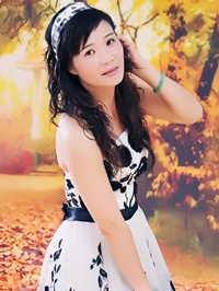 Asian single woman Xuelan from Jiangmen