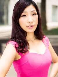 Asian single woman Huilin from Shaoxing