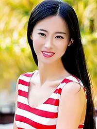 Asian woman Xiaoyue (Rainie) from Harbin, China