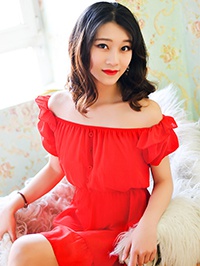 Asian single woman Yang (Queena) from Tongling