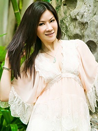 Asian woman Meihong (May) from Shenzhen, China