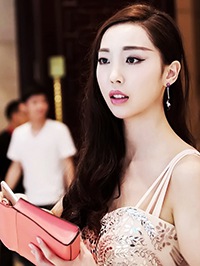 Asian Bride Qian from Shanghai
