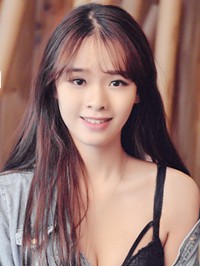 Asian single woman Yuhan (Victoria) from Guangzhou