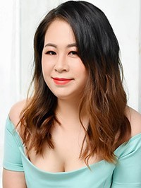 Asian single woman Huan from Xinmin