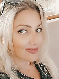 Ukrainian single woman Irina from Mariupol