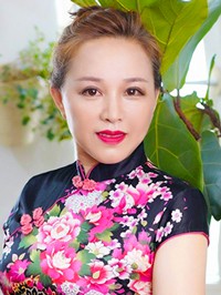 Asian single woman Ying from Shenyang