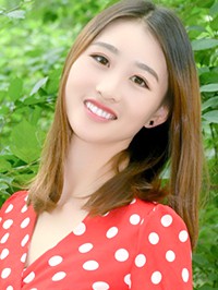 Asian woman Xiaomin from Chifeng, China