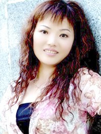 Asian single woman Zihong from Zhuhai, China
