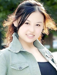Asian woman Shumin from Zhuhai, China