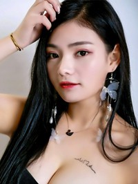 Asian single woman Can from Changsha