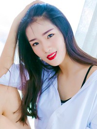 Asian single woman Cang from Changsha, China
