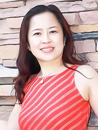 Asian single woman Dongbing from Zhuhai, China