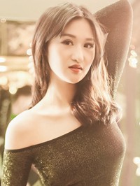 Asian single Caicai from Changsha, China